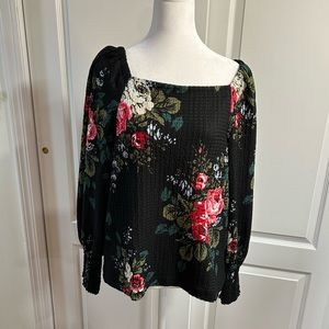 LOFT brand new shirt which can be either on or off the shoulder in size Large